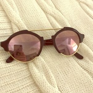 Illesteva Sunglasses Round